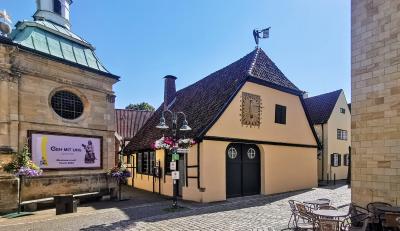 Heimathaus neben der Wallfahrtskirche