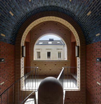 Haus im Burggarten, offenes Treppenhaus mit Wendeltreppe, Ausblick