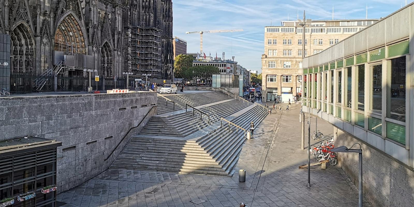 Neue Domtreppe 
