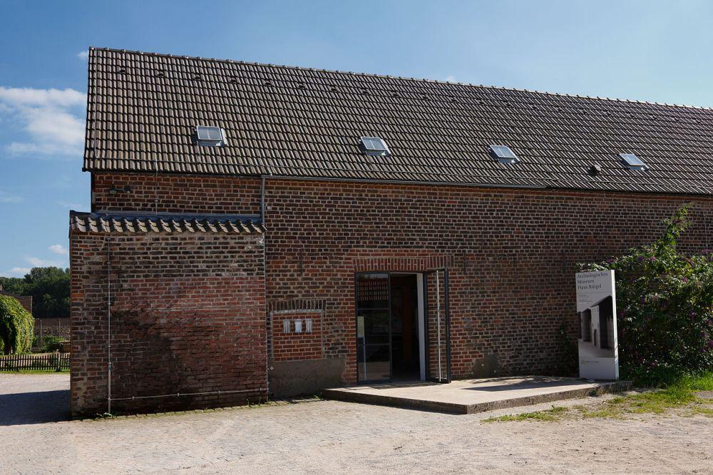 Archäologisches Museum Haus Bürgel