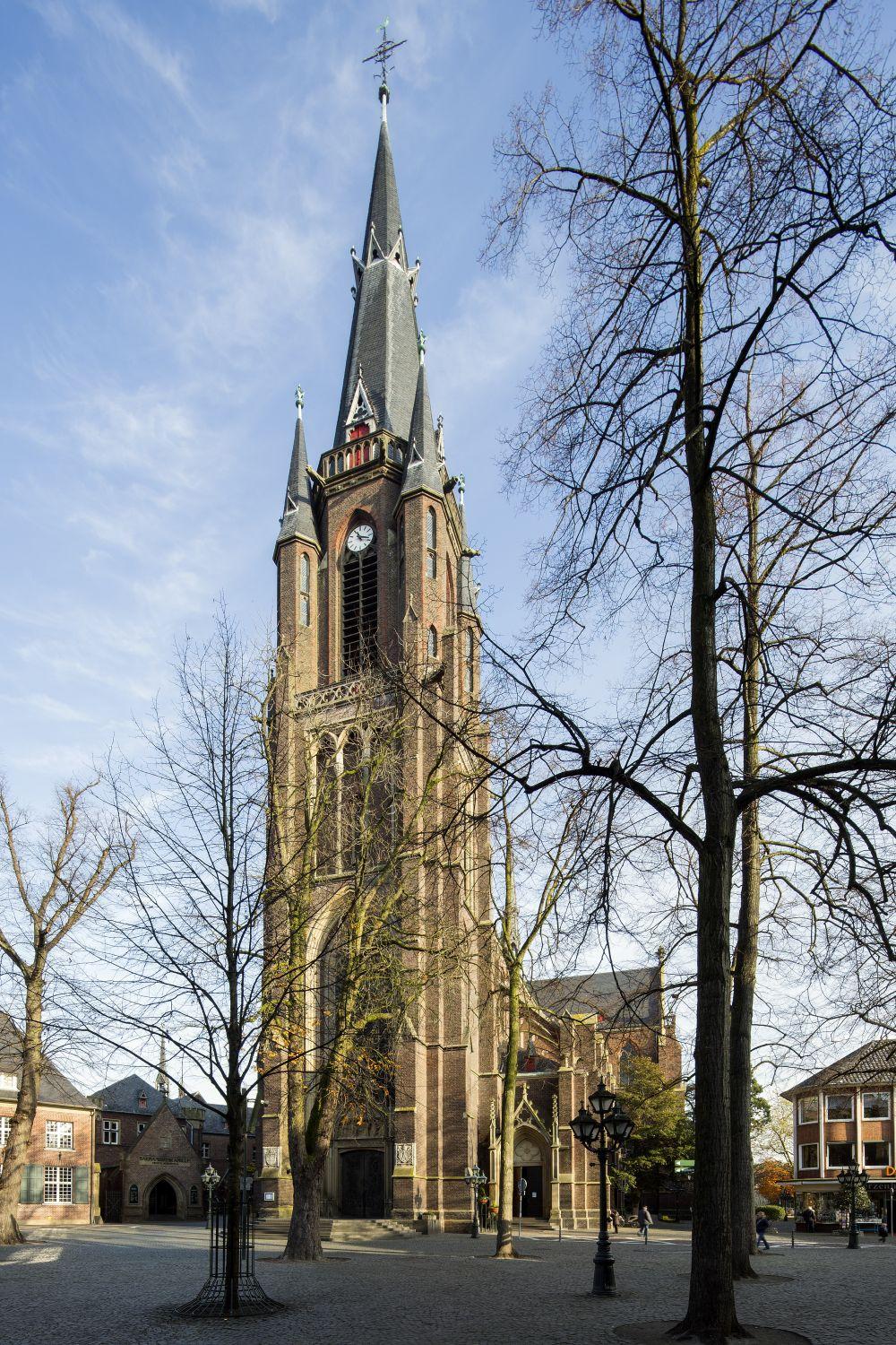 Westturm Marienbasilika in Kevelaer