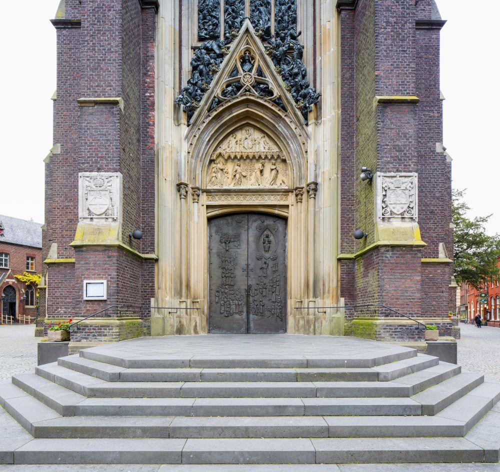 Westportal Marienbasilika 