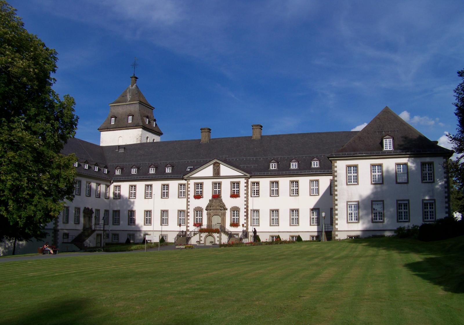 Ansicht Hauptgebäude von Westen