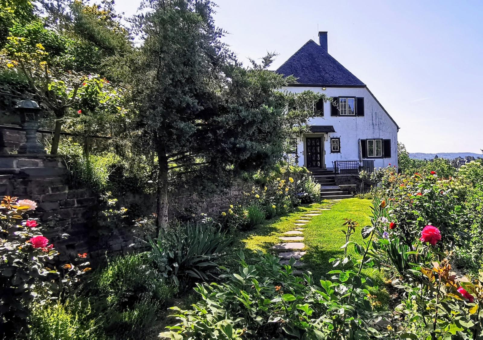 Adenauerhaus mit Garten