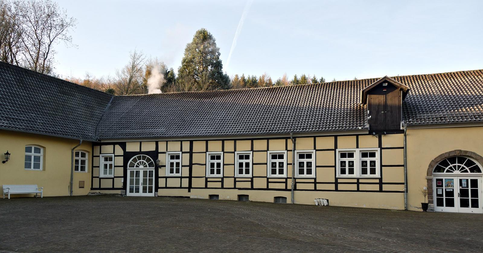 Vorburg Innenhof Nordostansicht