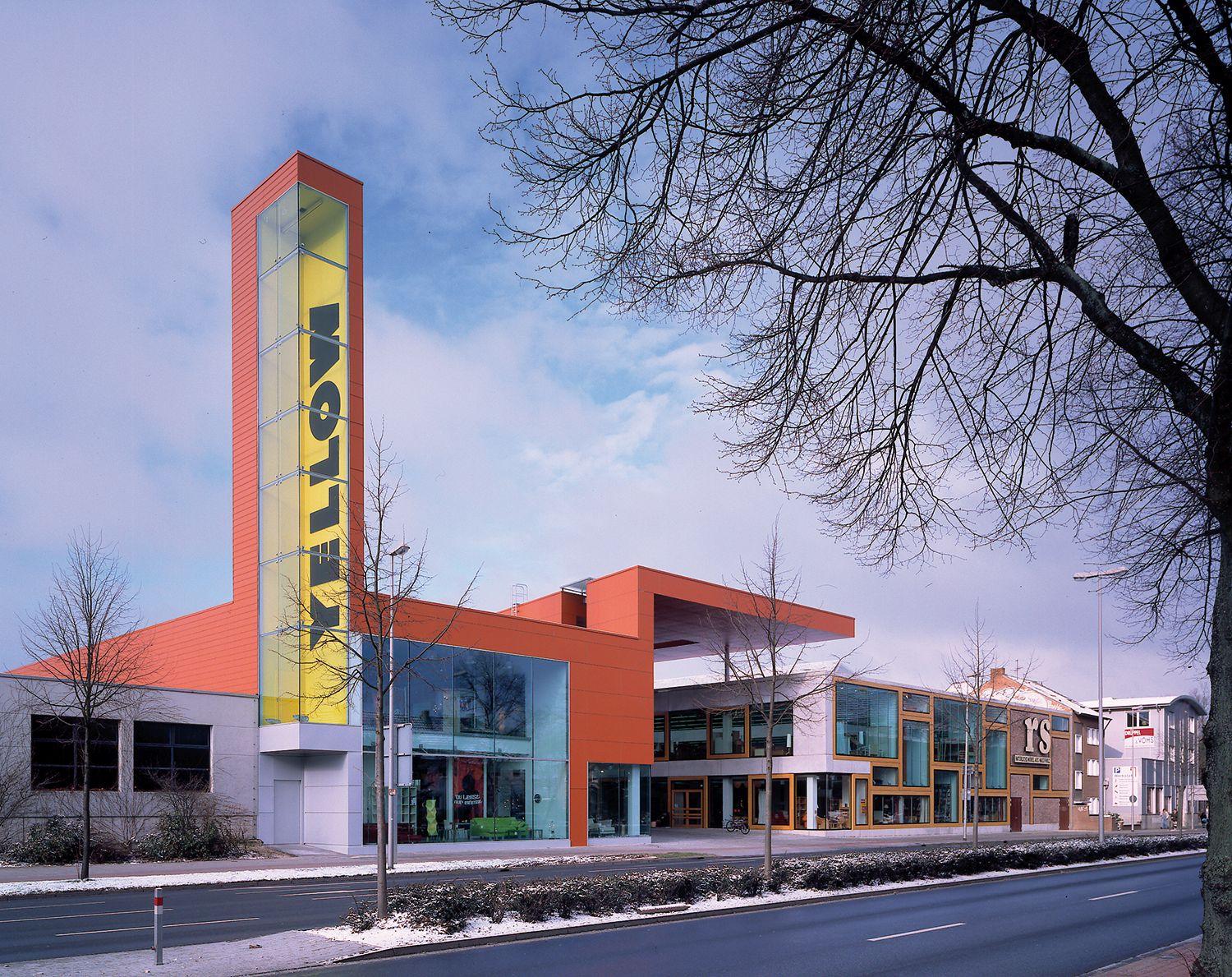 RS + Yellow Möbel Straßenansicht