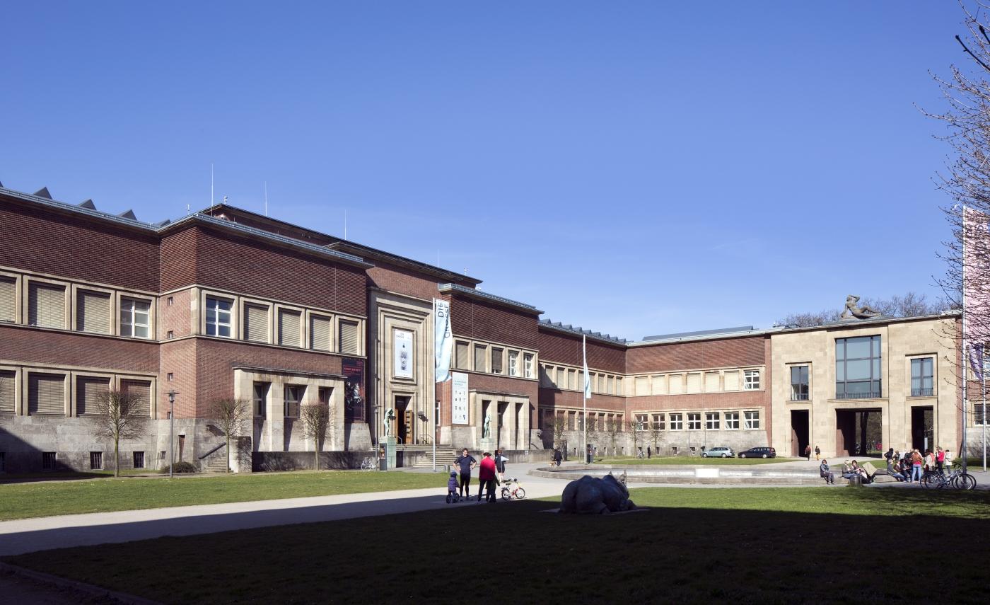 Ehrenhof mit Kunstpalast