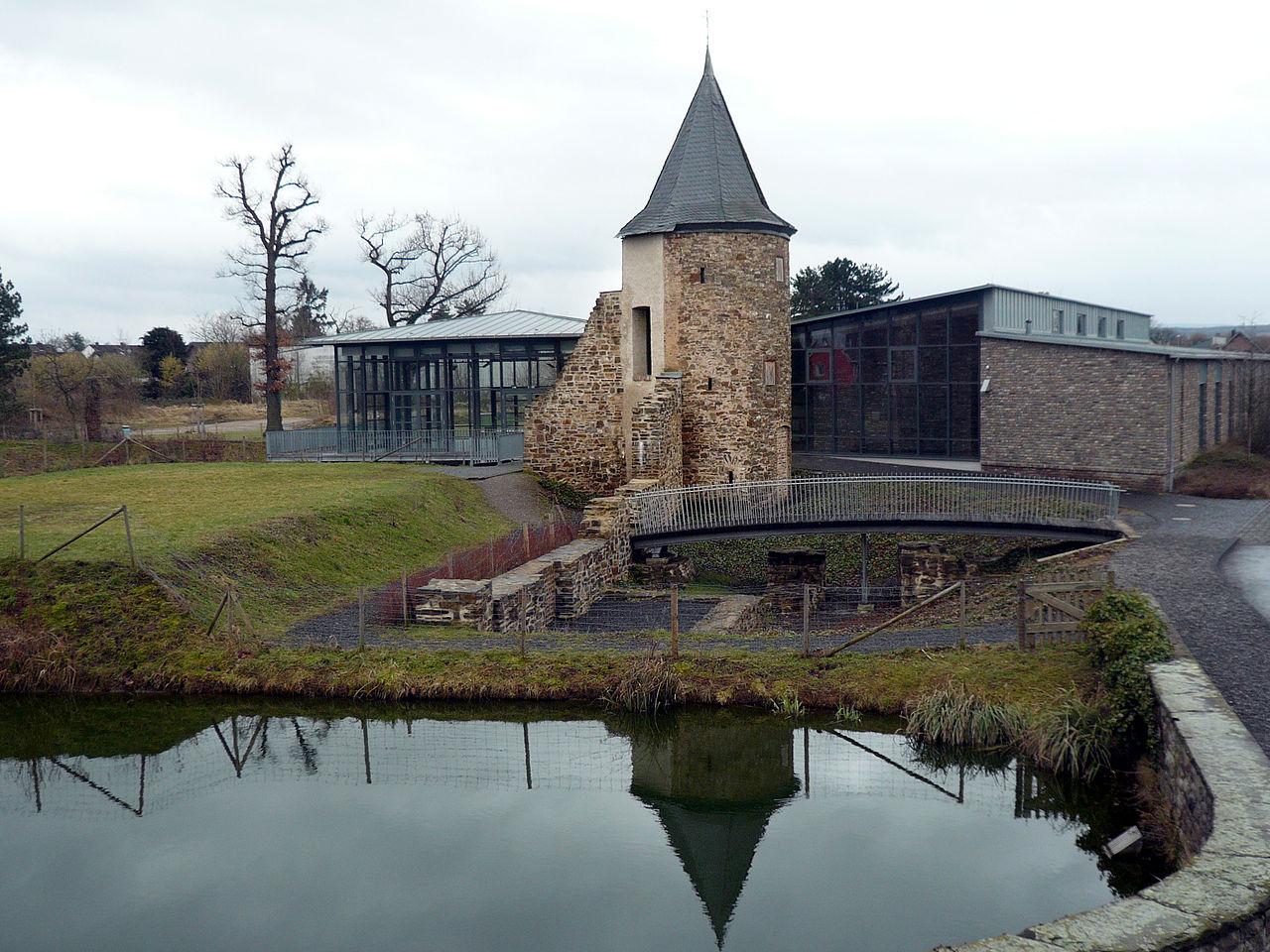 Neubau Museumsgästehaus Mottenburg mit Burgruine