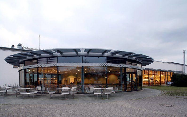 Cafeteria und Mensa im Neubauteil