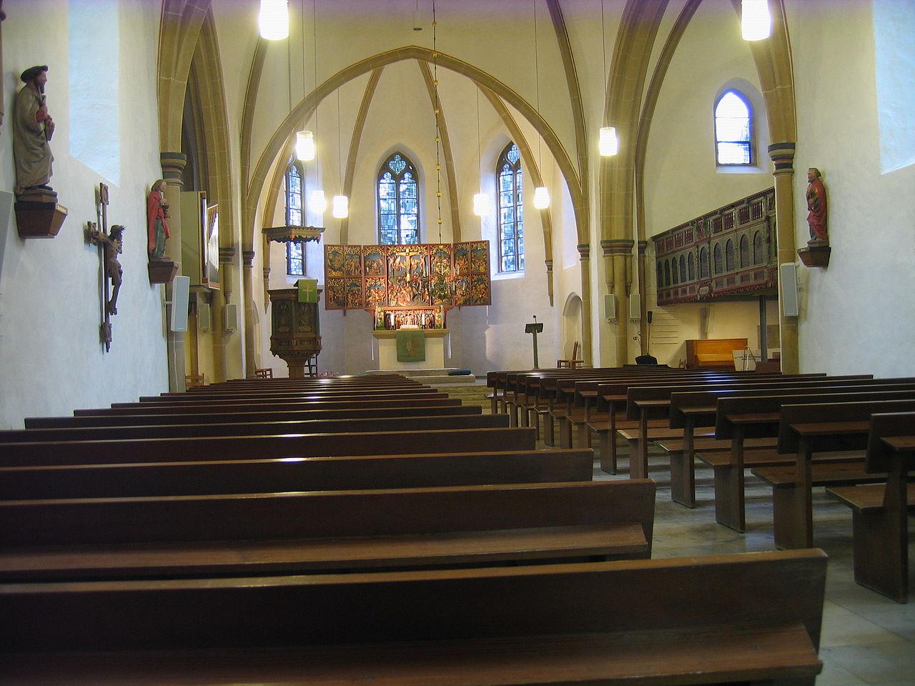 Innenansicht mit Blick zum Altar
