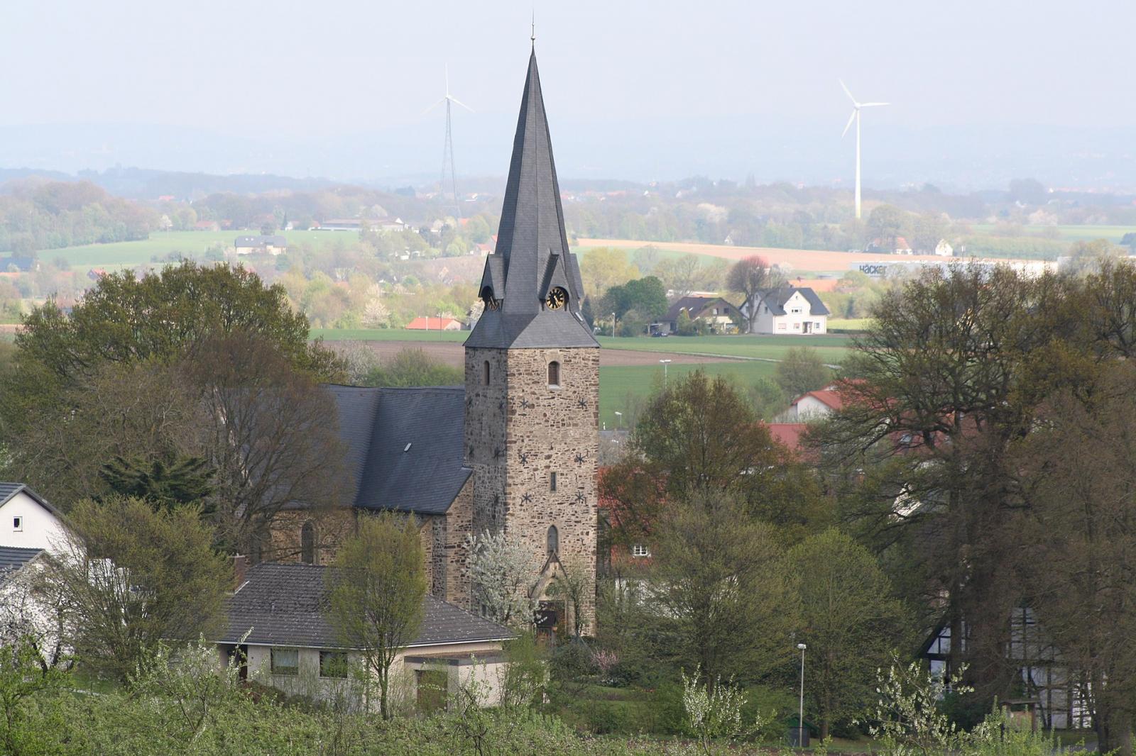 Blick auf den Kirchturm