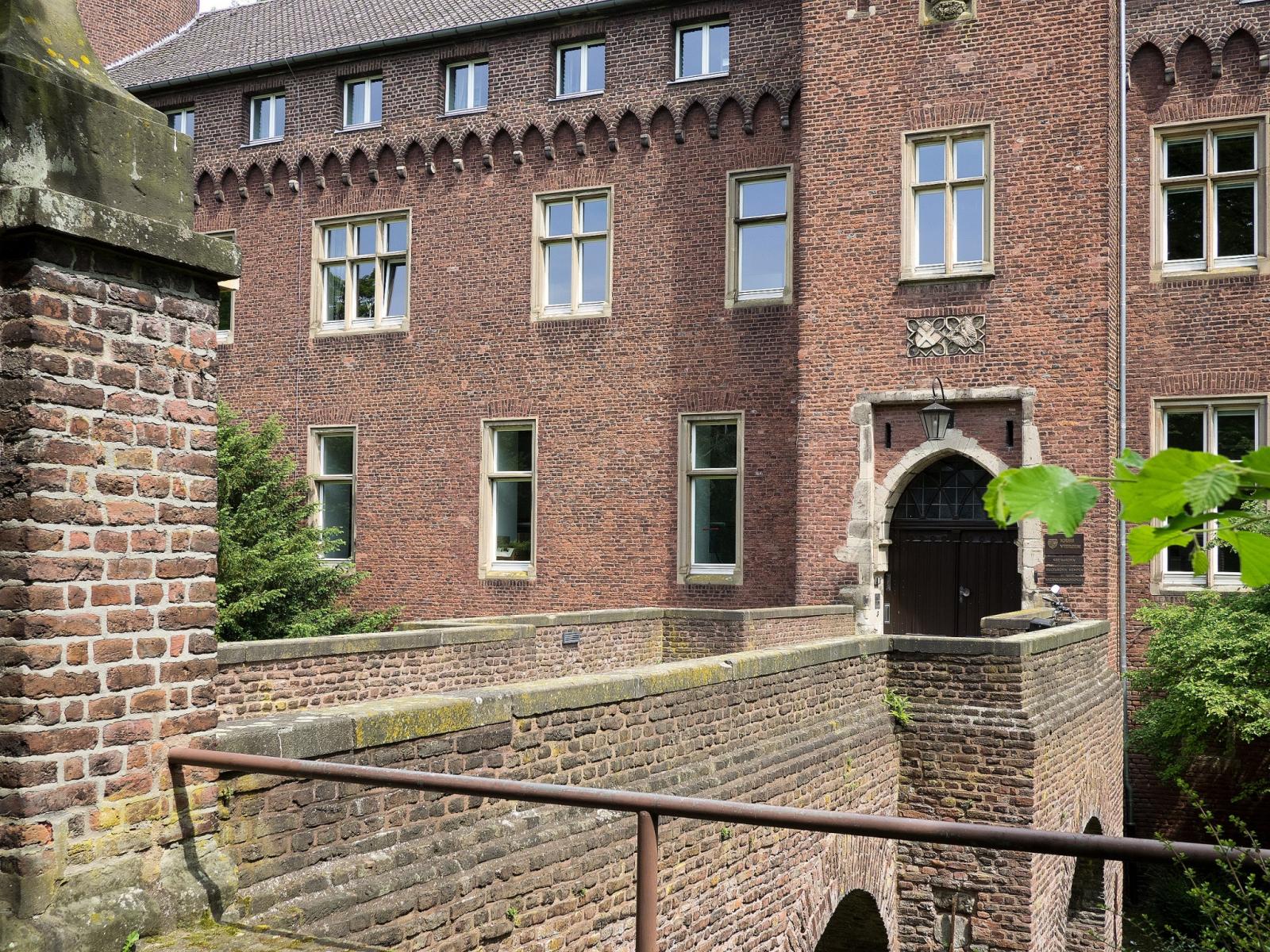 Brücke Westflügel