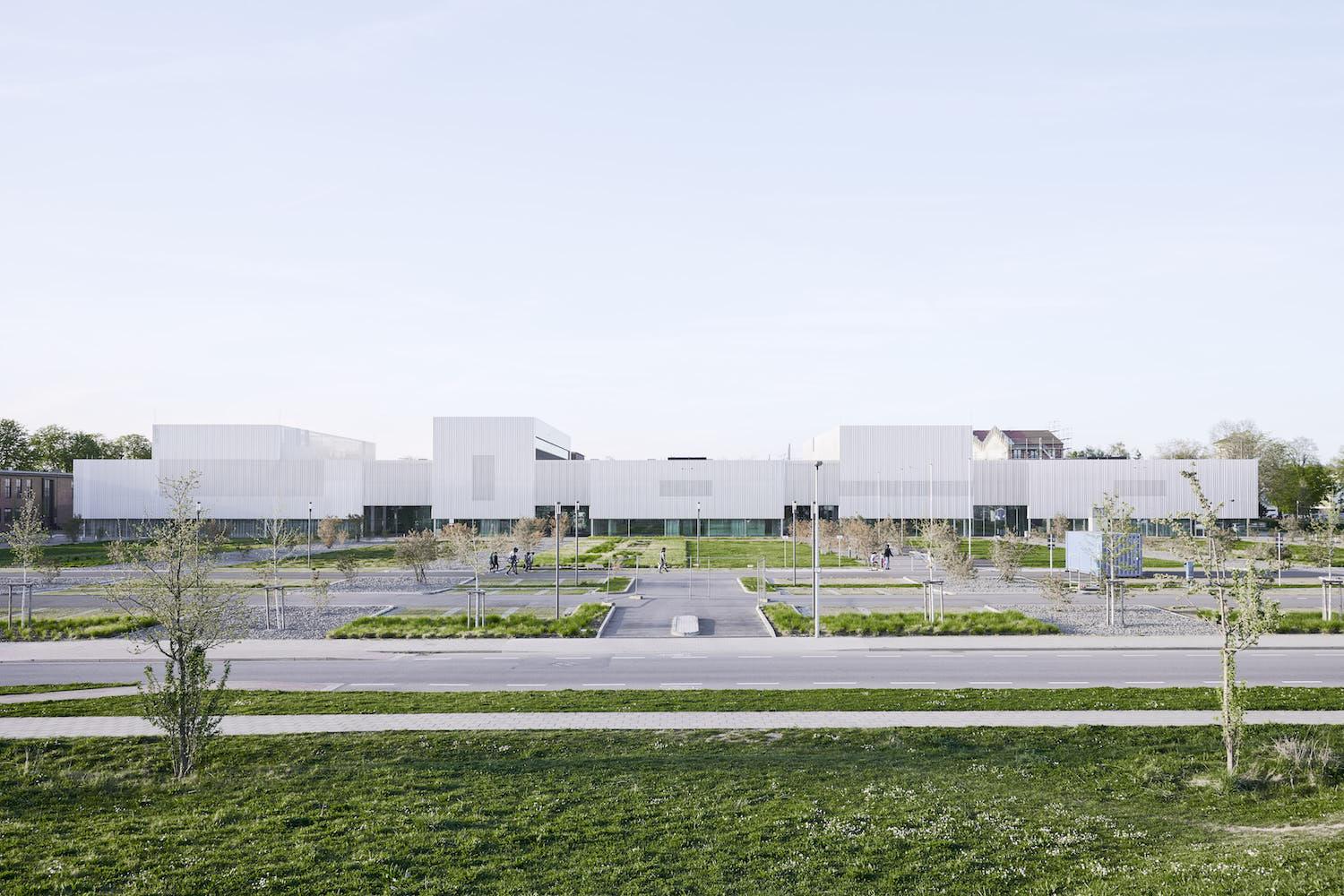 Frontansicht, Blick vom Campuspark
