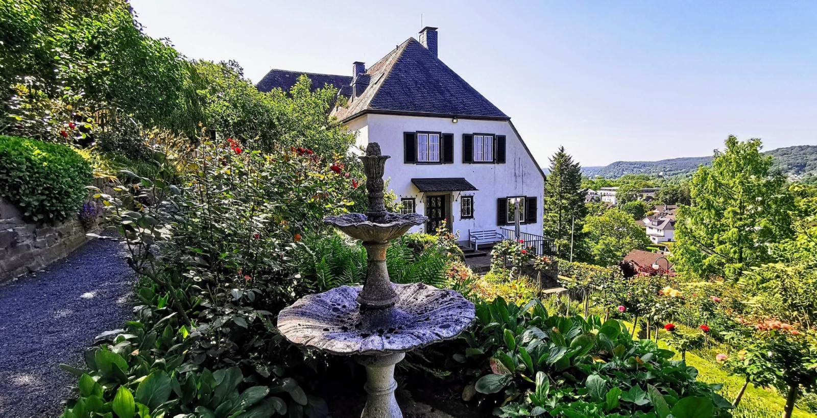 Adenauerhaus mit Garten