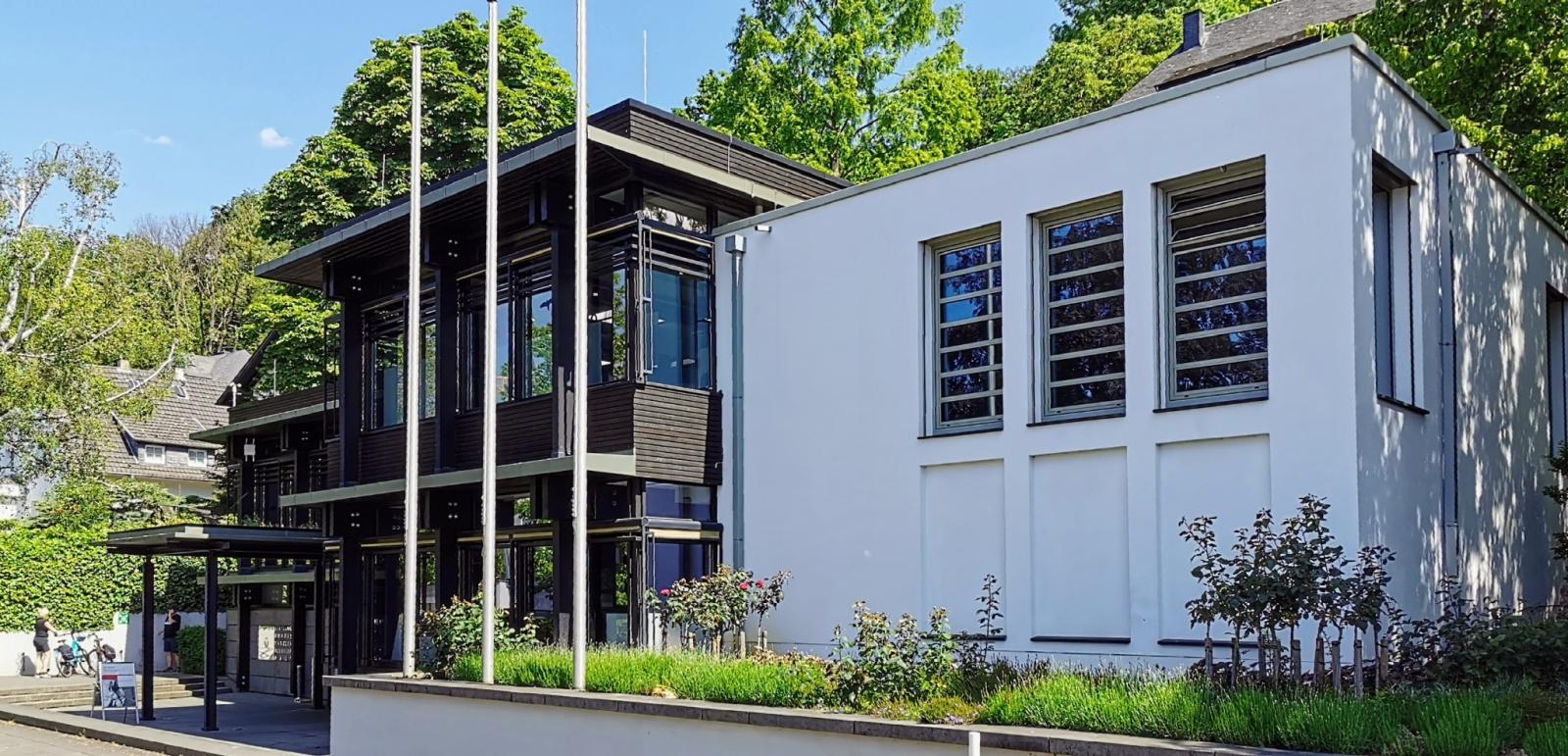Sitz der Stiftung Bundeskanzler-Adenauer-Haus, Straßenseite