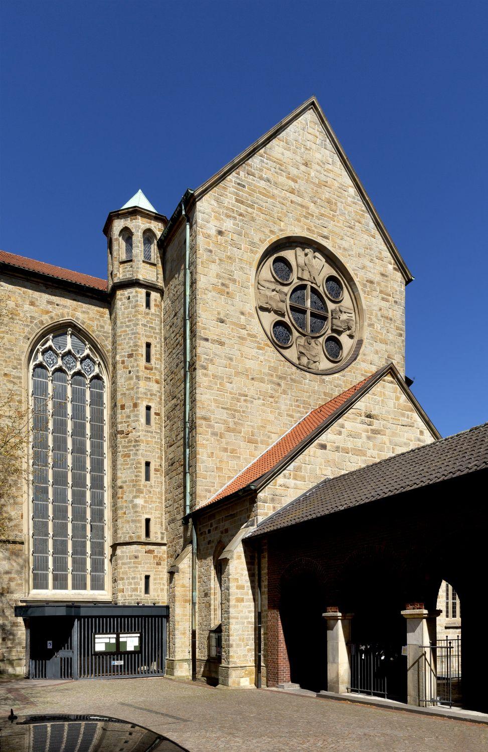 Kirchenquerschiff von Südosten
