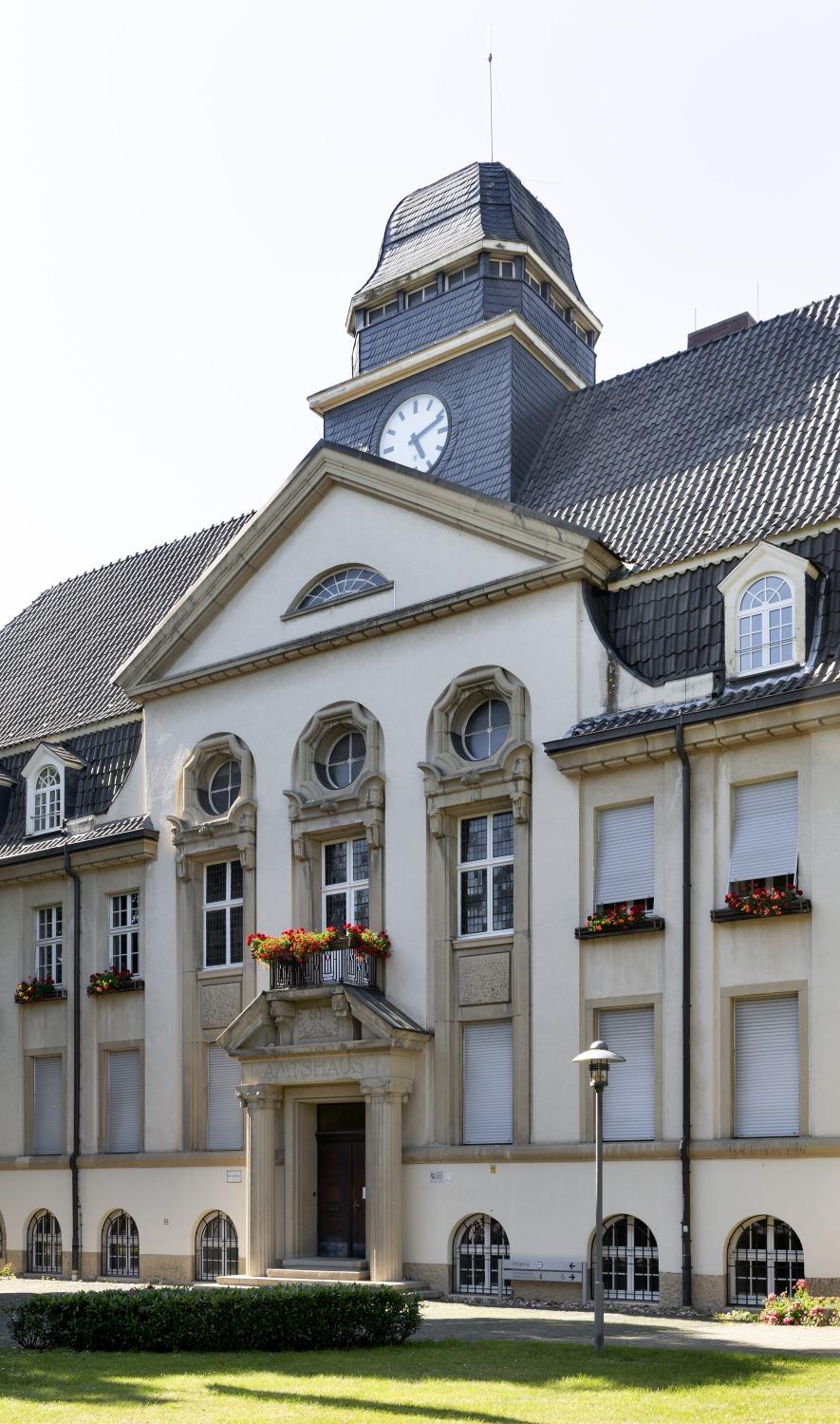 Hervorhgehobener Mittelteil an der Südseite