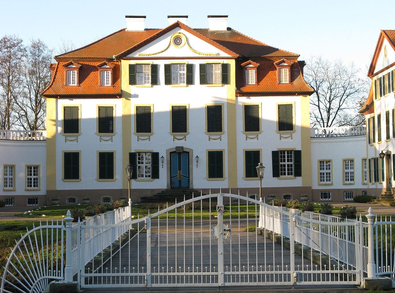 Schloss Hüffe in Preußisch Oldendorf