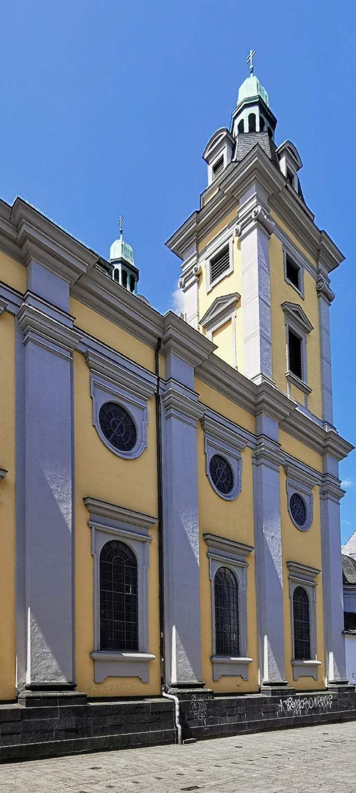 Ostansicht St. Andreas Düsseldorf (Kay-und-Lore-Lorentz-Platz)