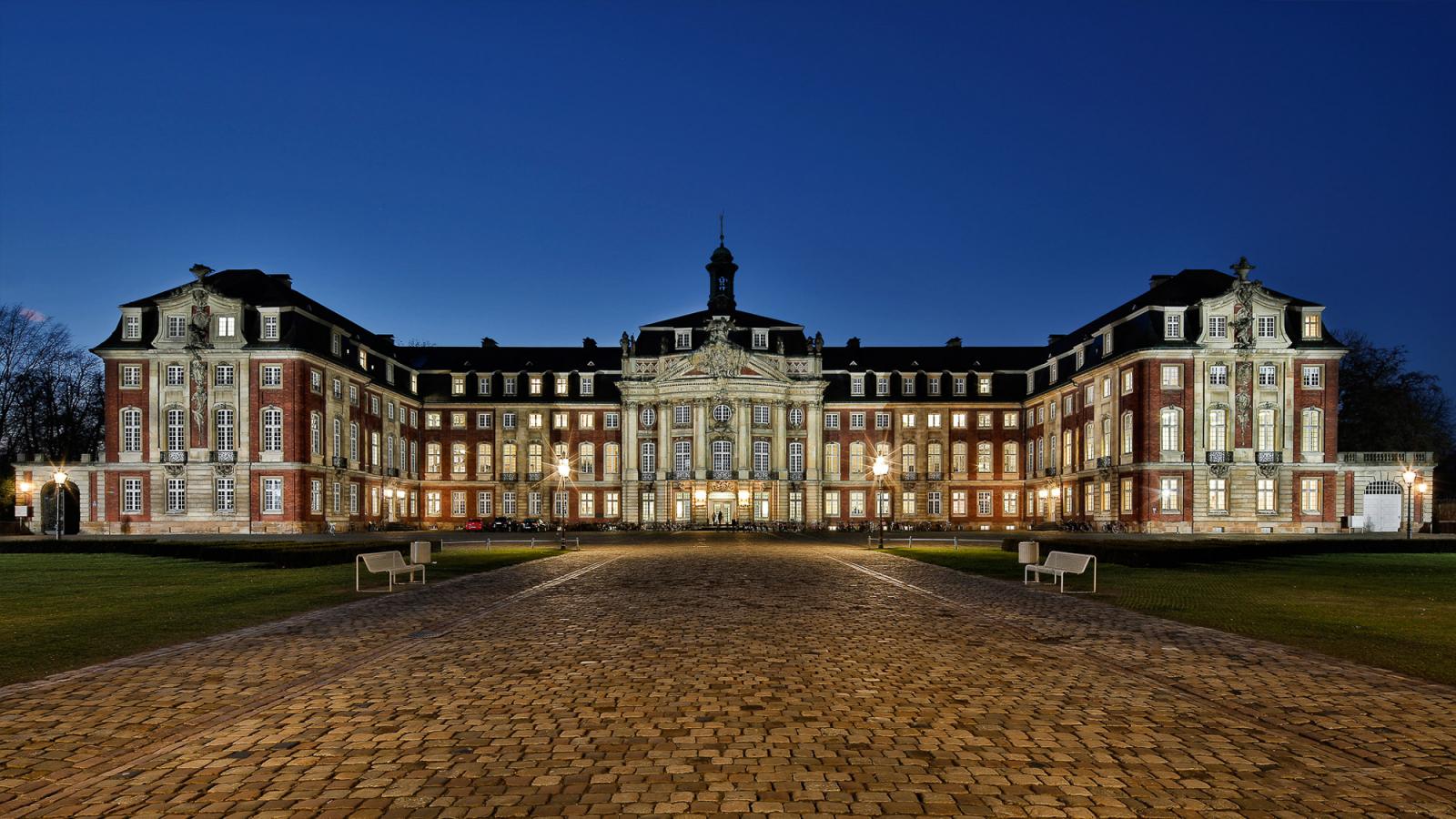 Schloss Münster, Blaue Stunde