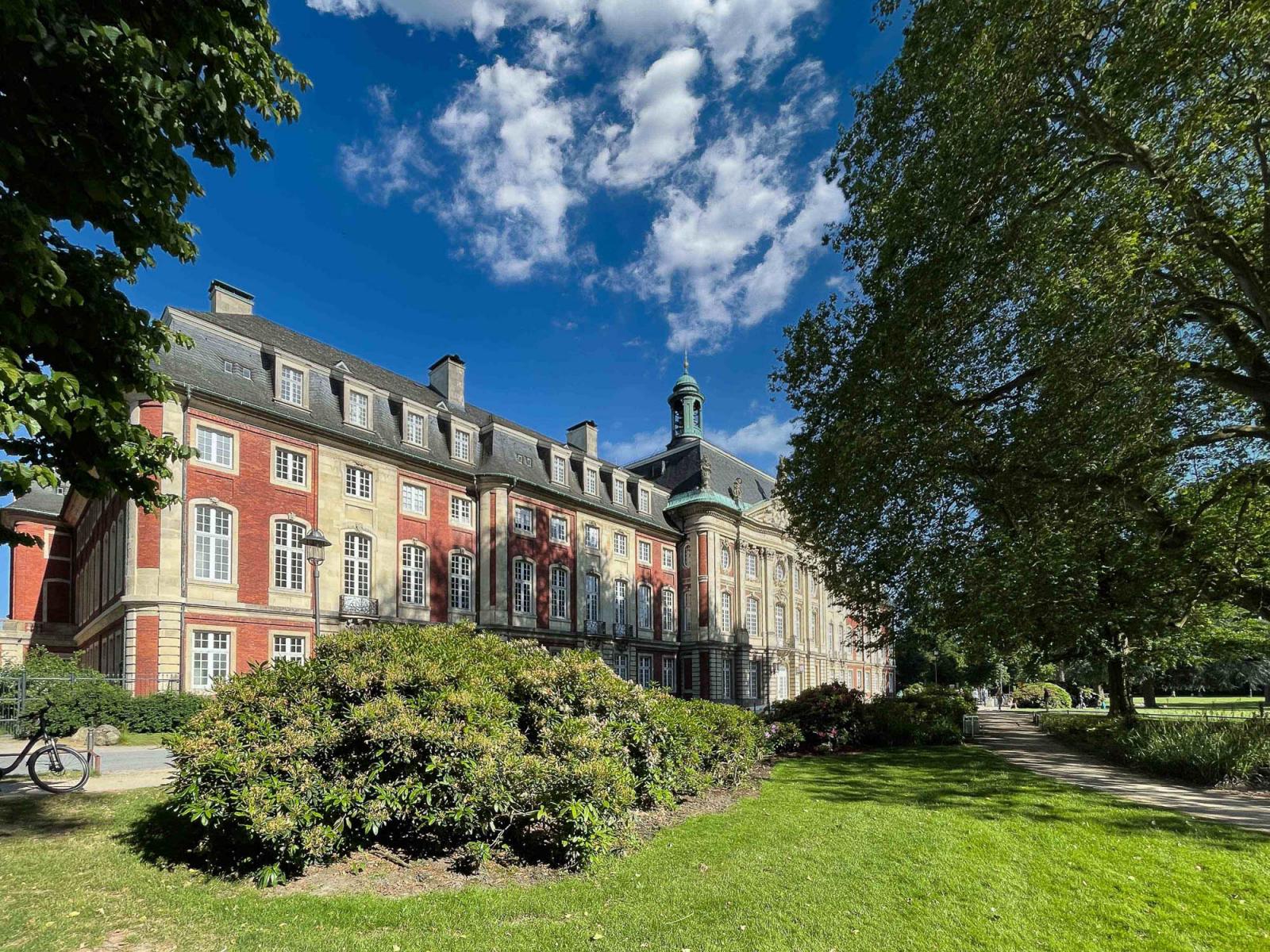 Schloss Münster, Rückansicht