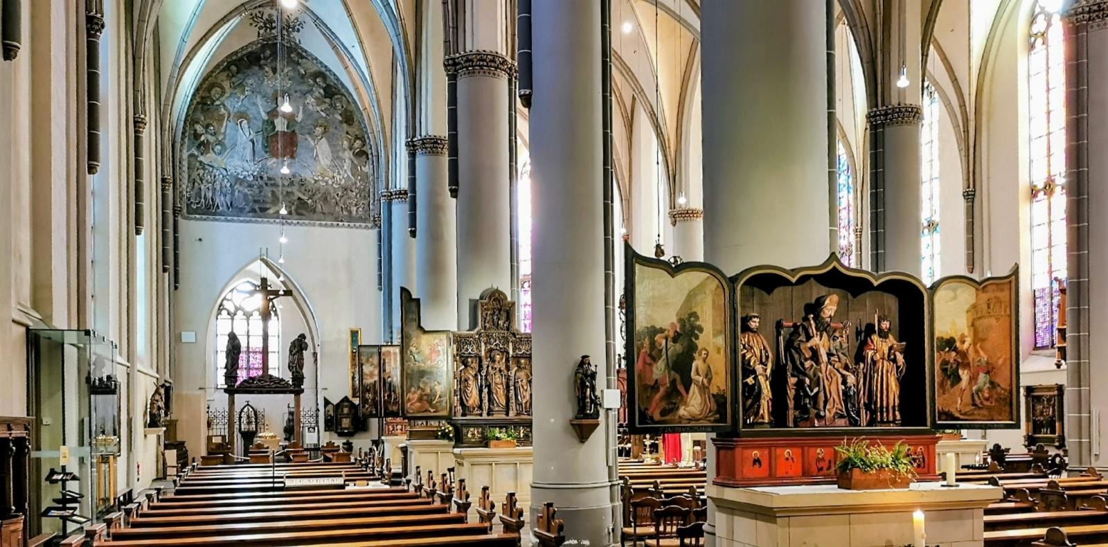 Blcik in das Seitenschiff von St. Nicolai