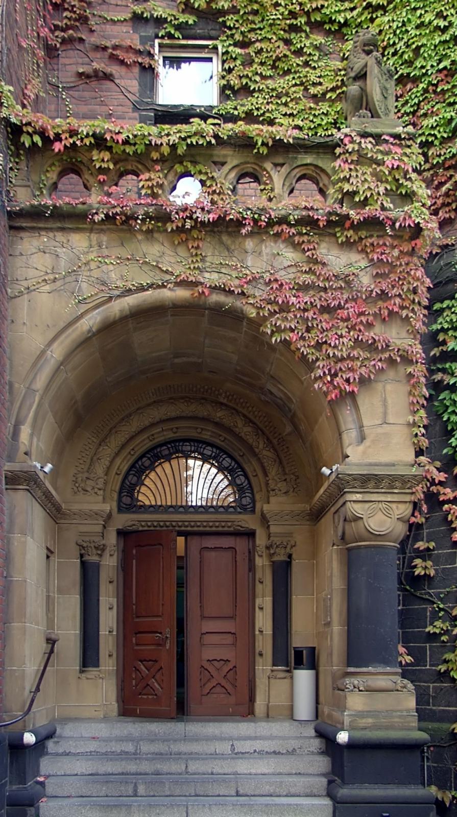 Eingang zum Maschinenhaus