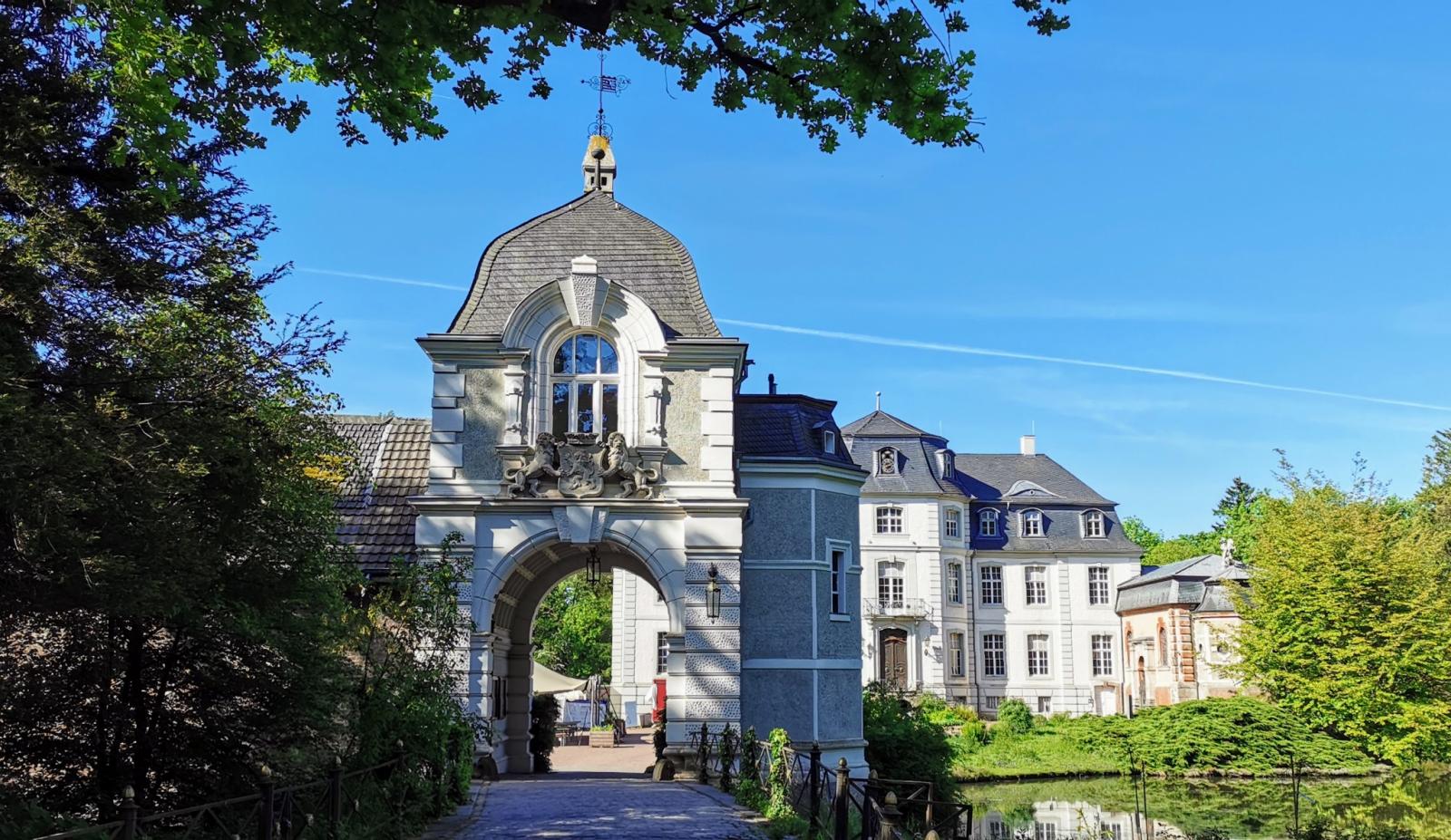 Torhaus und Herrenhaus von Schlosss Türnich