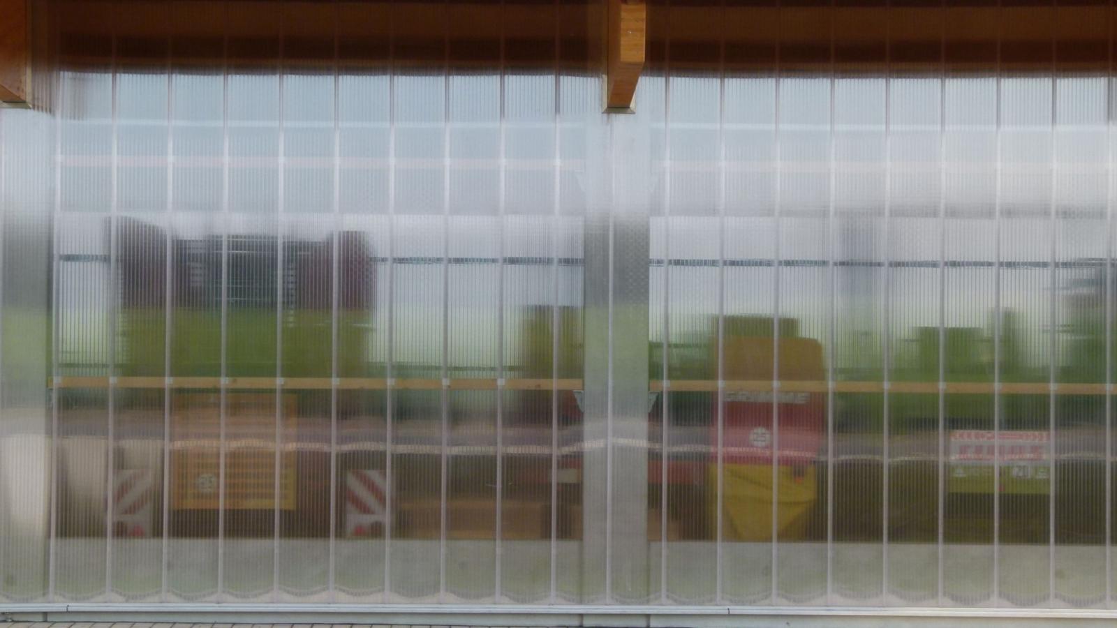 Werkstatt- und Maschinenhalle, transluzente Fassade