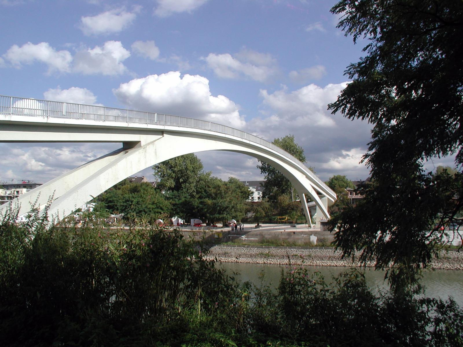 Katzenbuckelbrücke