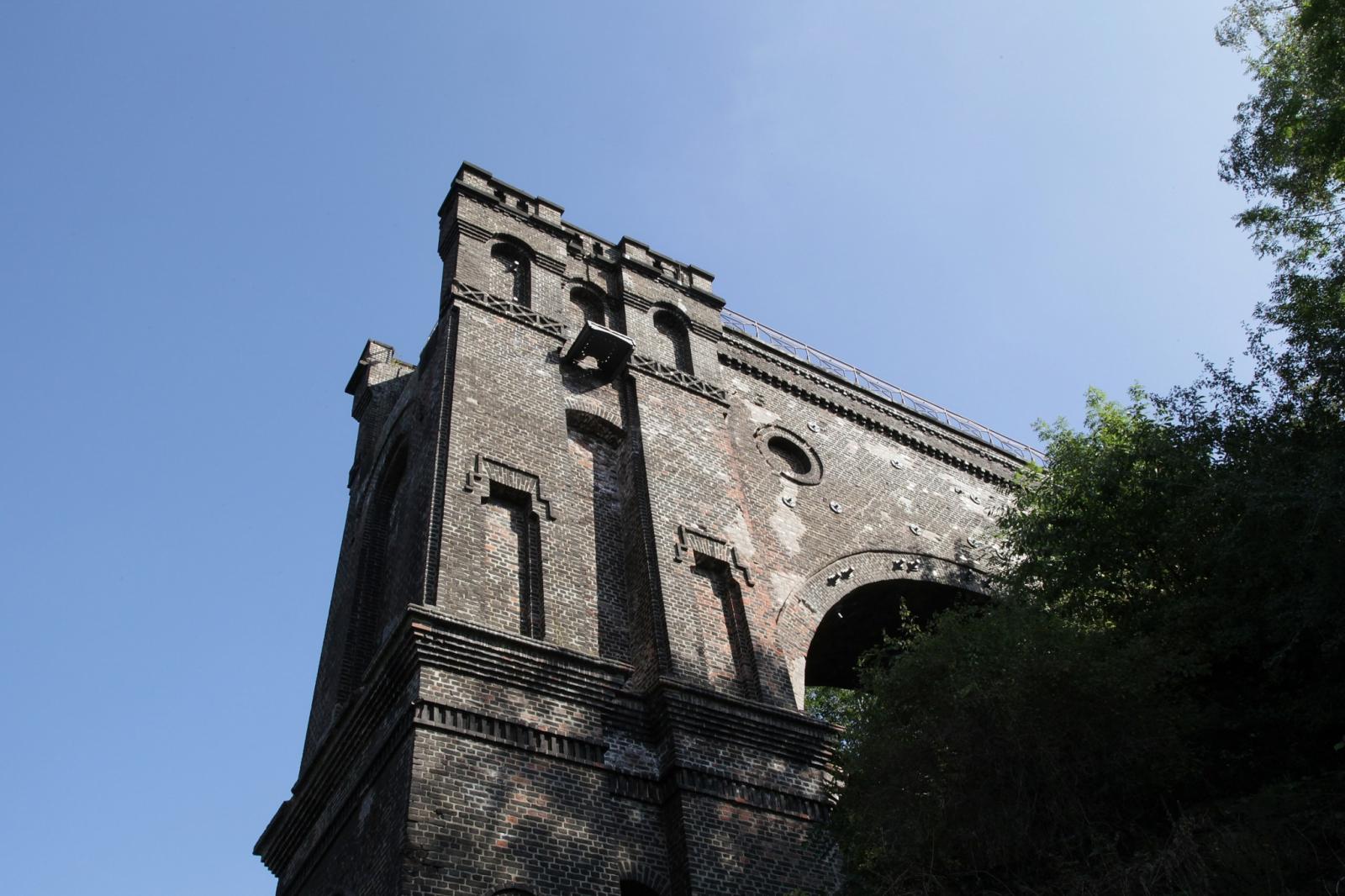 Rechter Brückenkopf der Hympendahlbrücke
