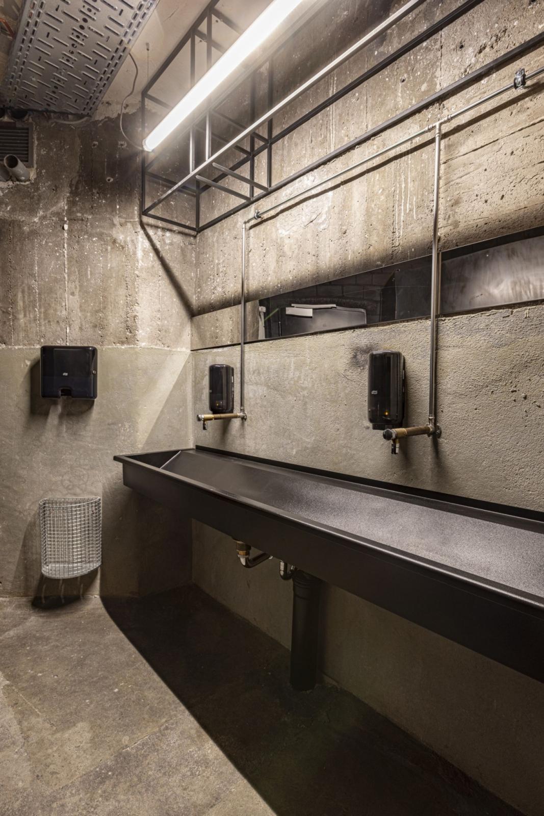 Umgenutzter Bilker Bunker, Sanitäranlagen