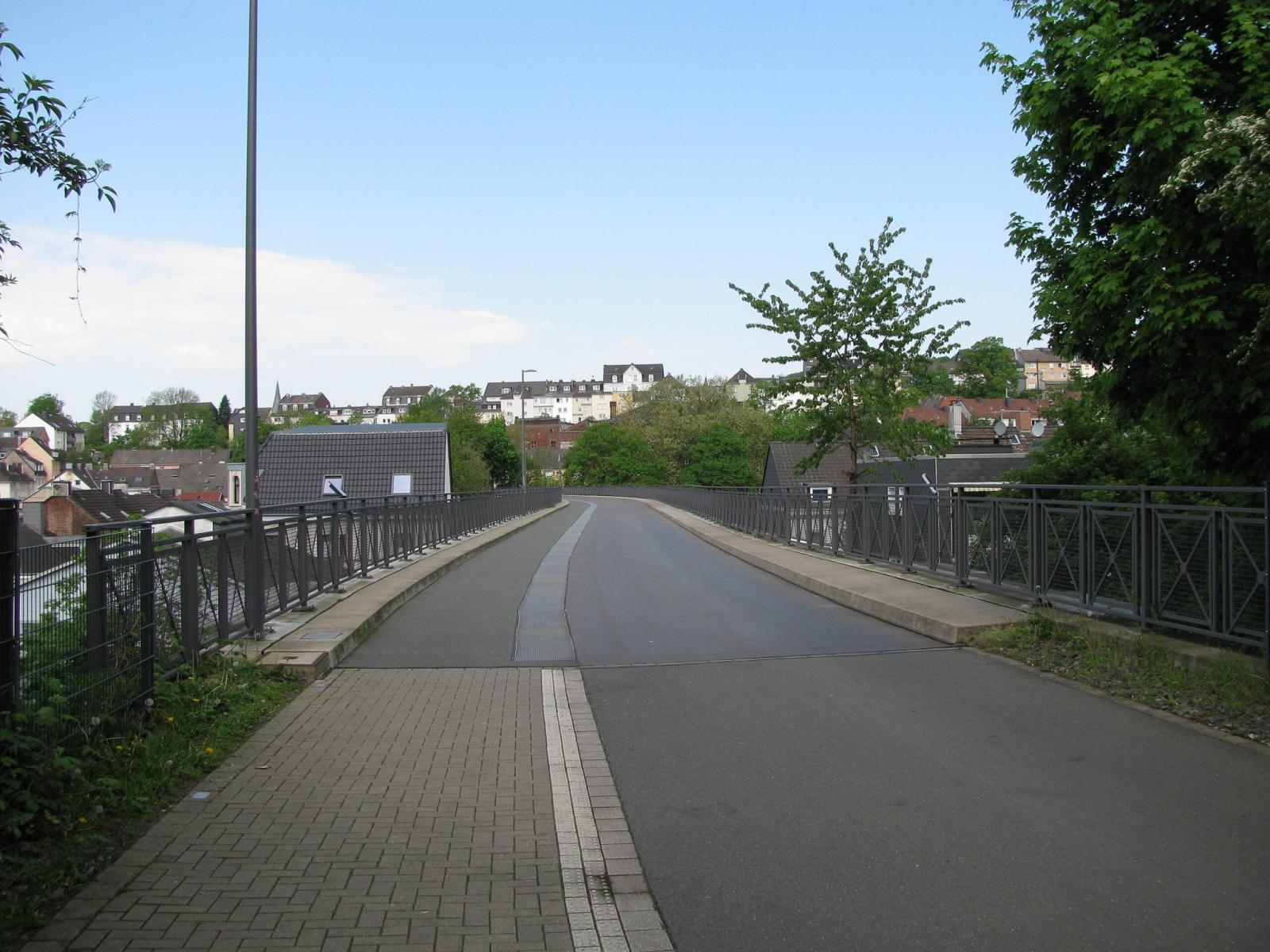 Fahrbahn der Nordbahntrasse auf dem Wupperfelder Viadukt
