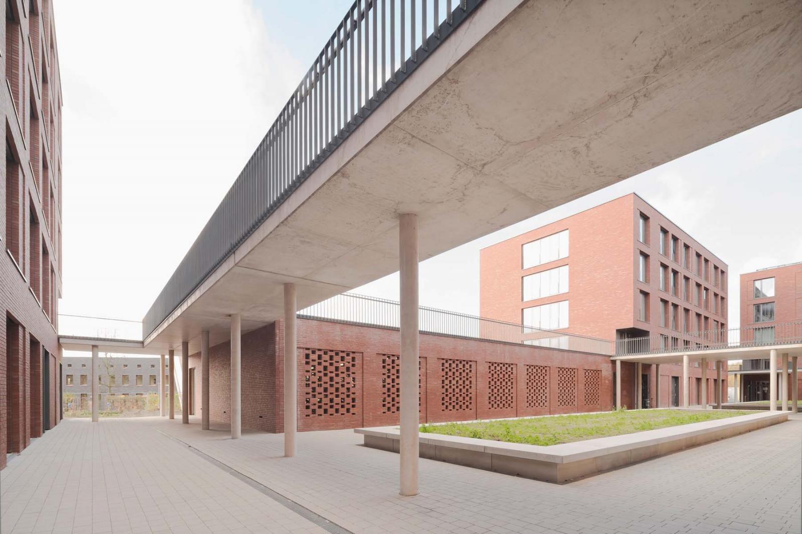 Tita-Cory-Campus, Außenperspektive Innenhof, Verbindungsstege