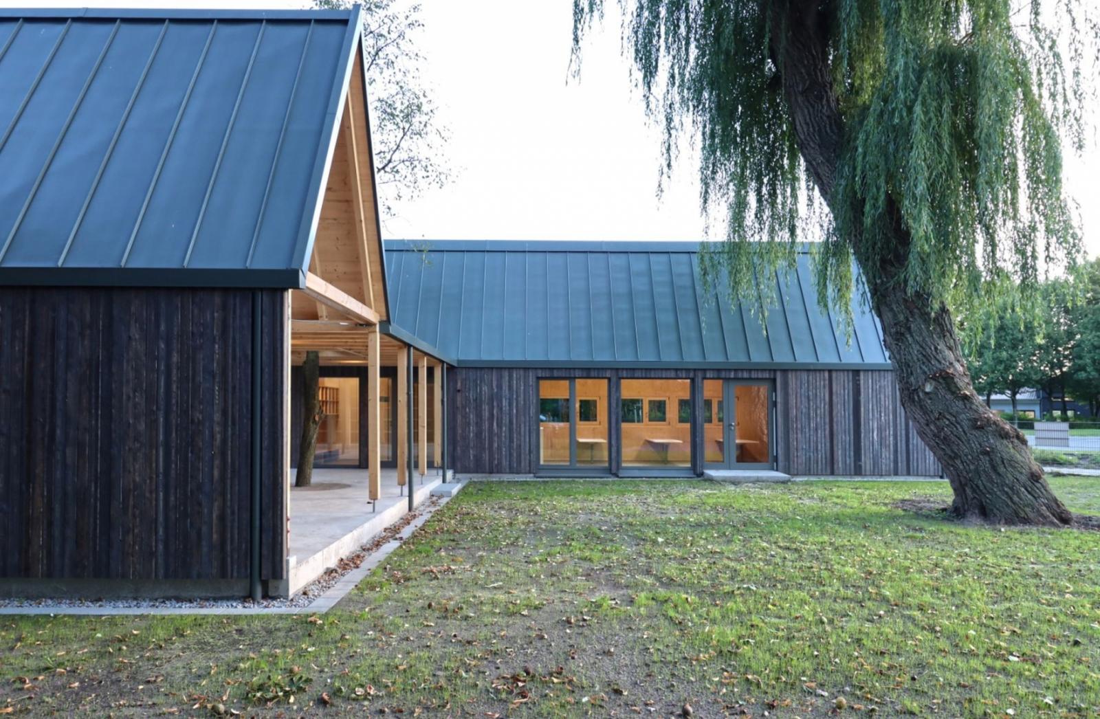 Waldkindergarten Wadersloh-Liesborn, Seitenansicht