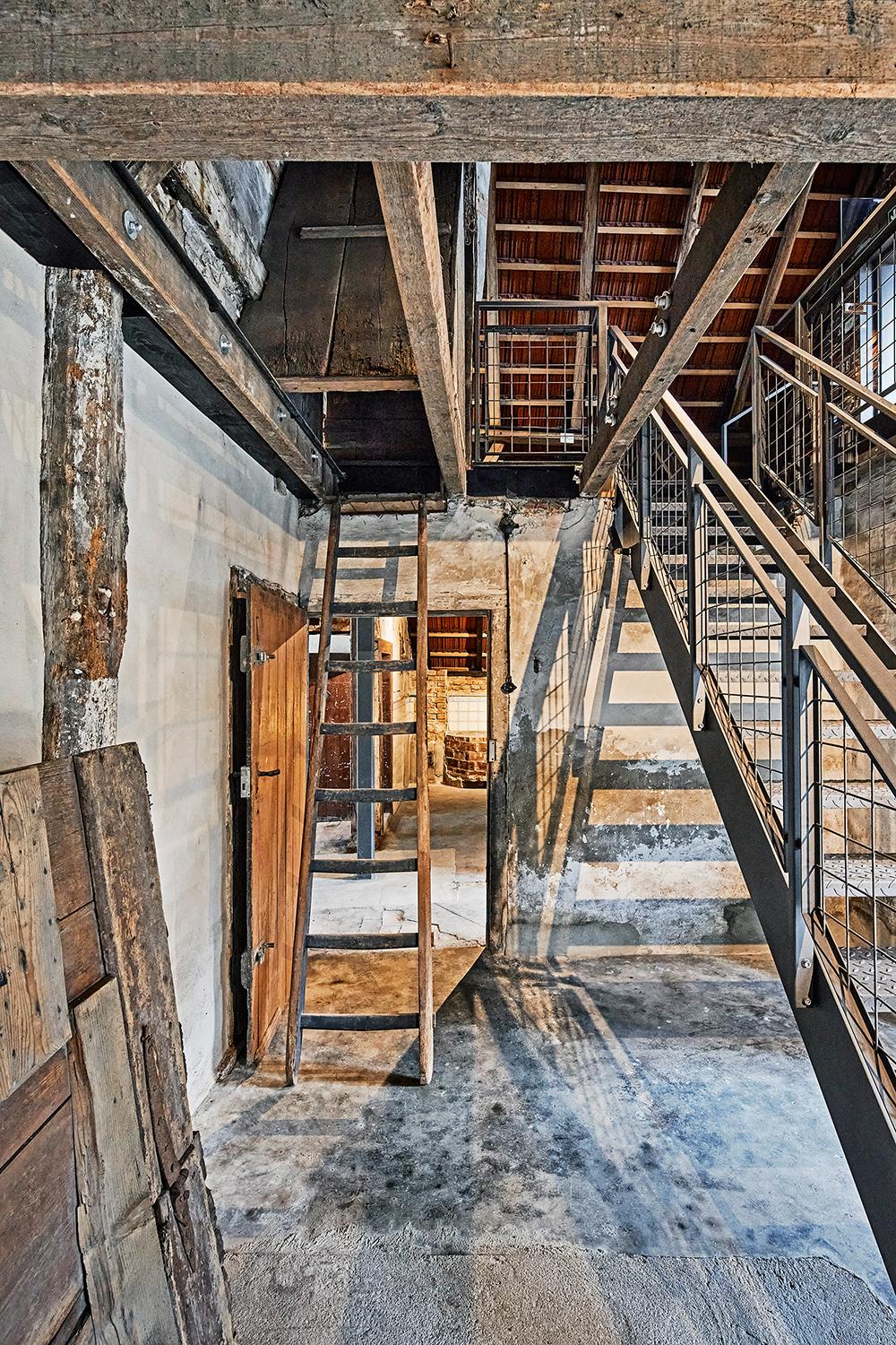 bauKULTURstelle, Blick in den offenen Dachboden