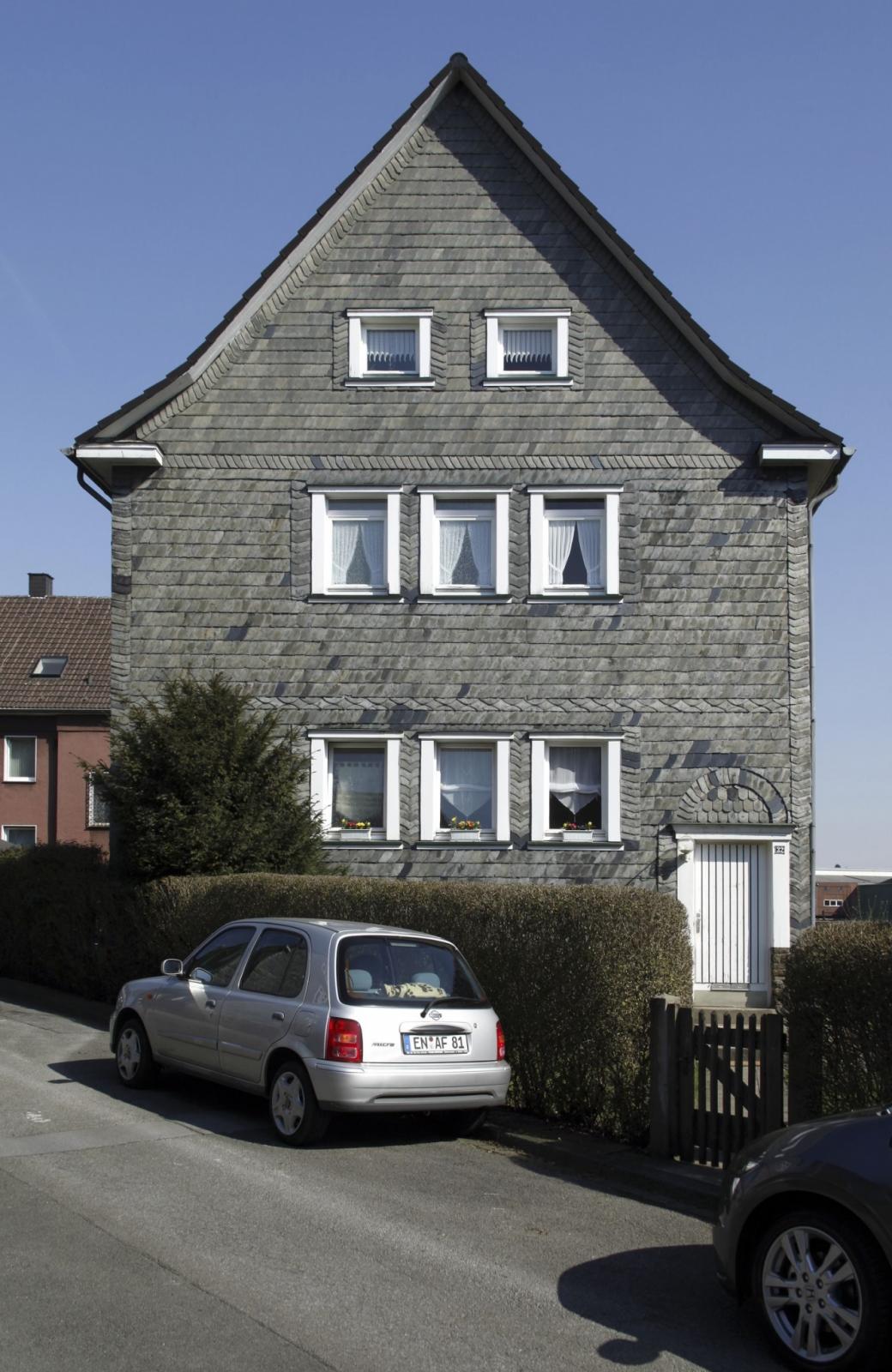 Giebelanischt Siedlungshaus in der Gartenstadt Crengeldanz