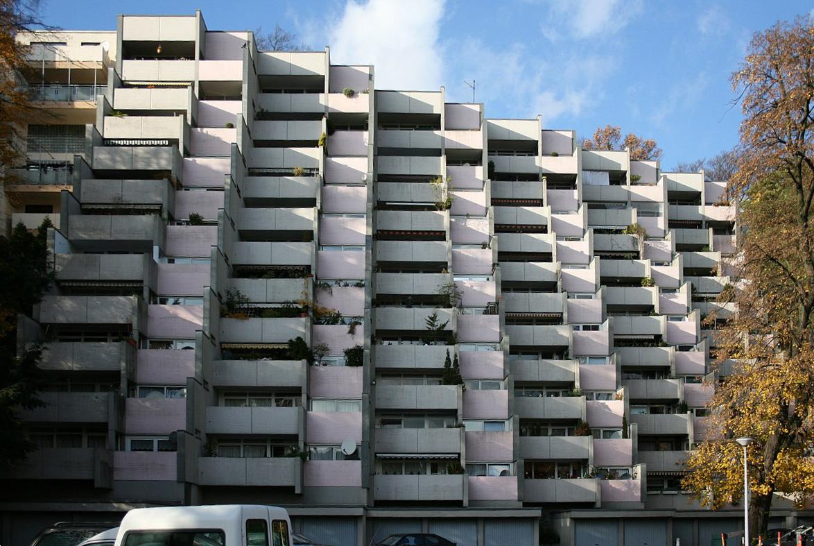 Terrassierter Baukörper