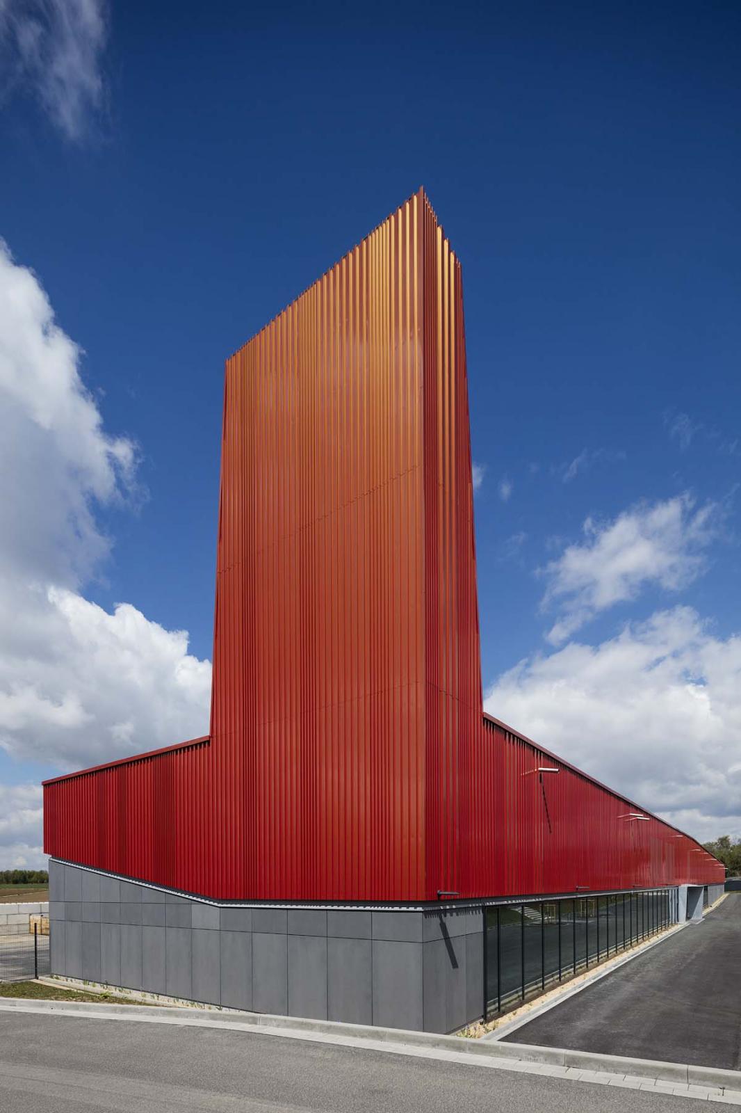Feuerwehr und Baubetriebshof Titz, Geräteturm
