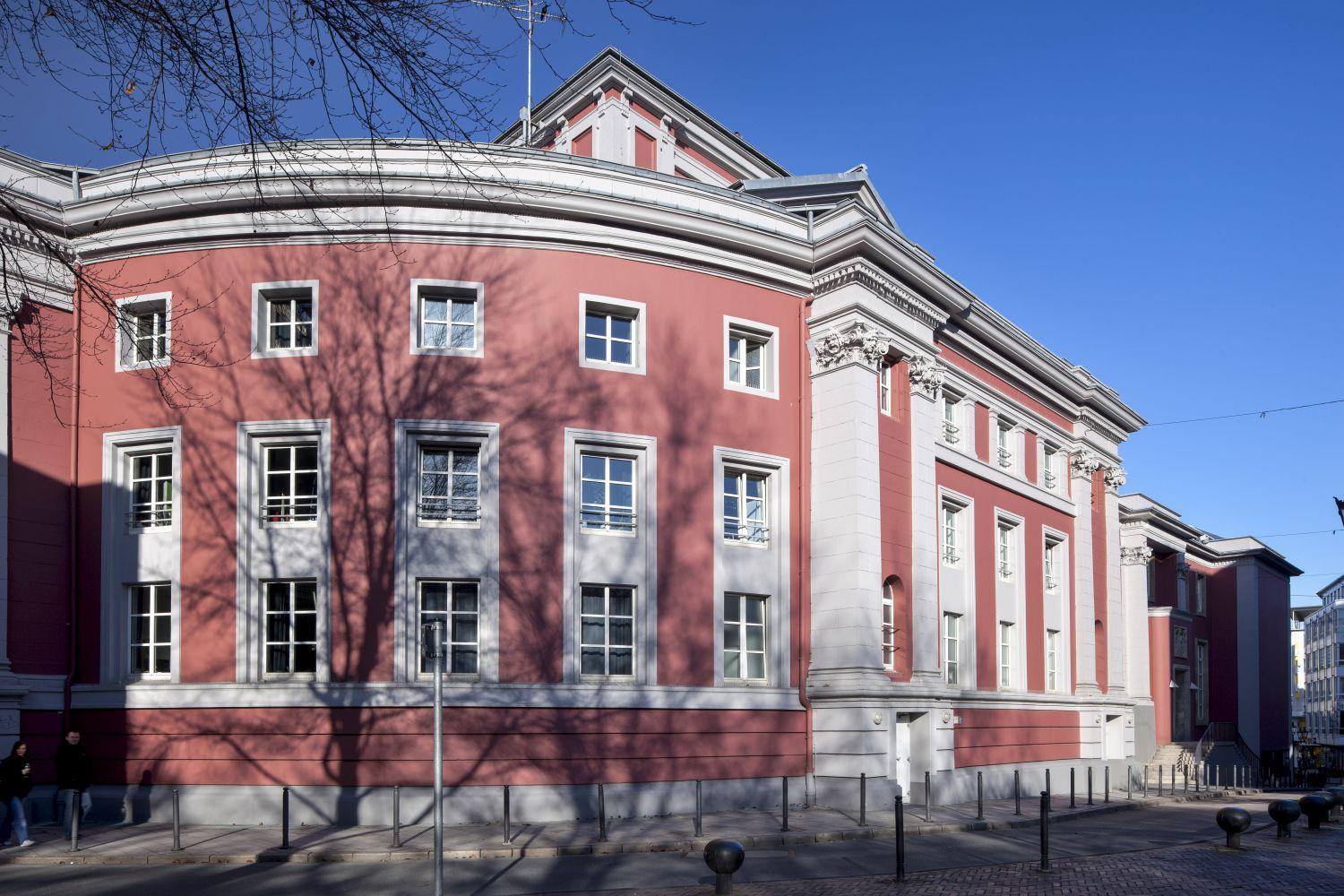Rückseite des Grillo-Theaters