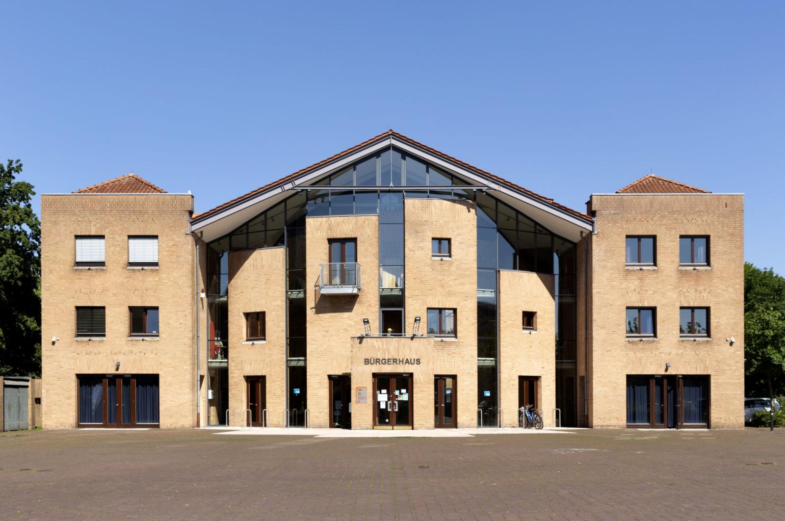 Bürgerhaus Selm mit dreischiffiger Fassade