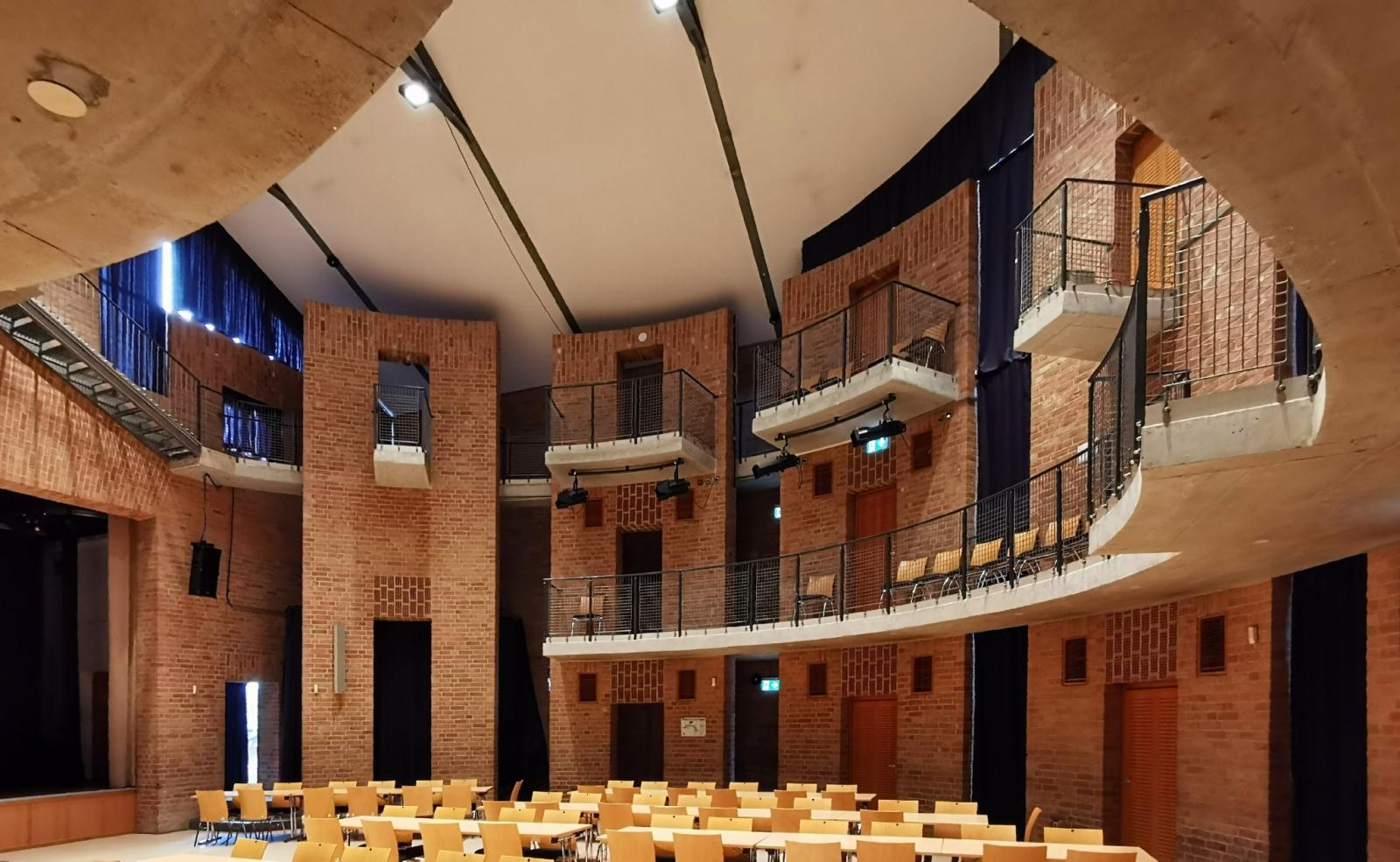 Blick in den Saal