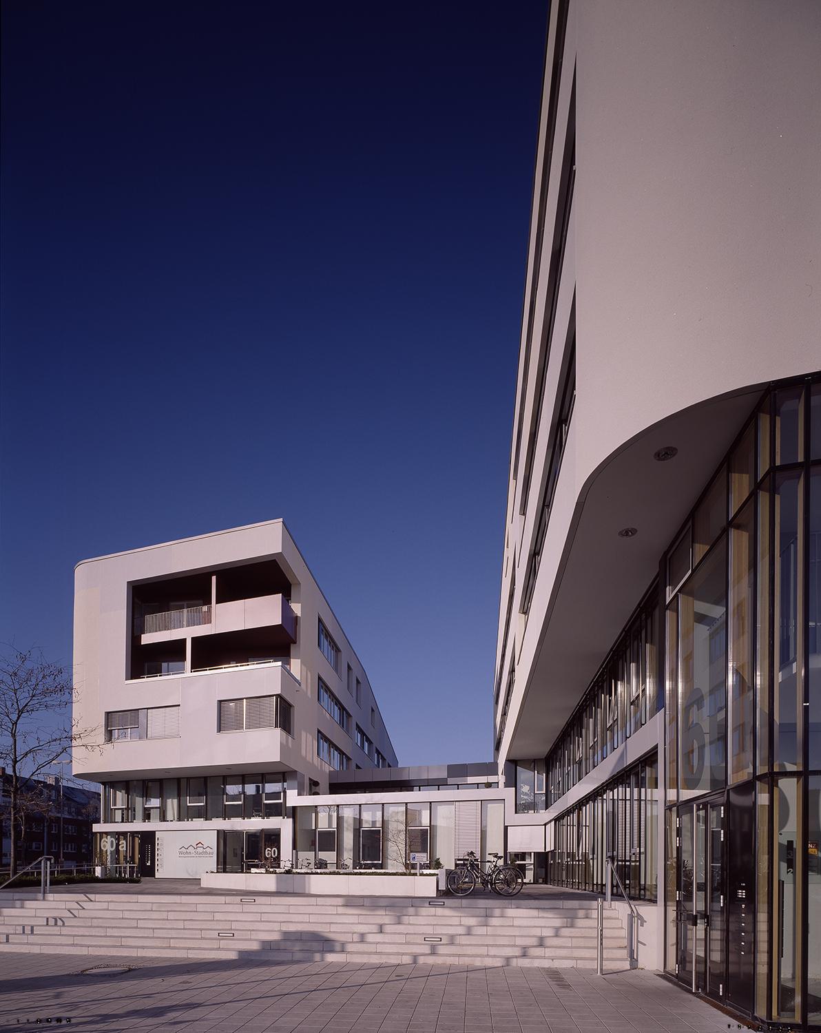 Freitreppe Hauptverwaltung der Wohn+Stadtbau Wohnungsbaugesellschaft