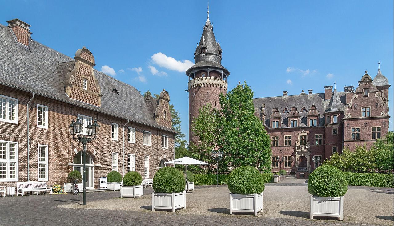 Schloss Krickenbeck, Innenhof