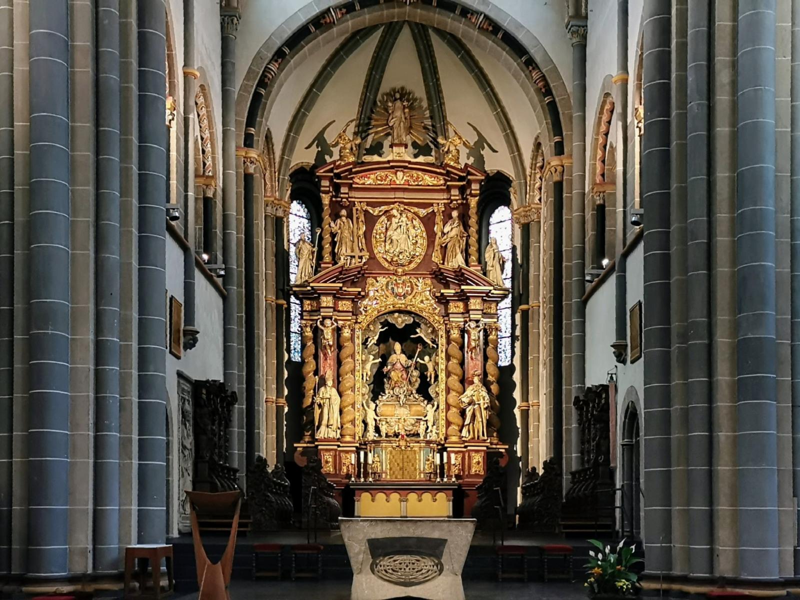 barocker Hochaltar aus dem 18. Jh.