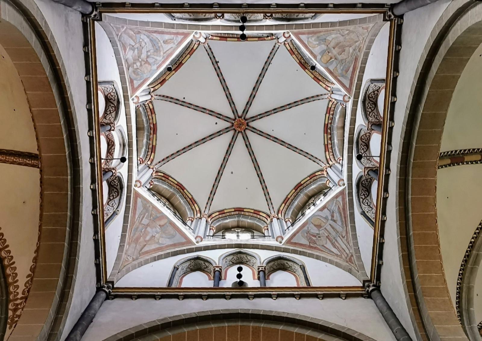 Blick in das Vierungsgewölbe