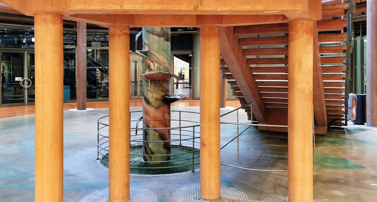 Brunnenskulptur im UG