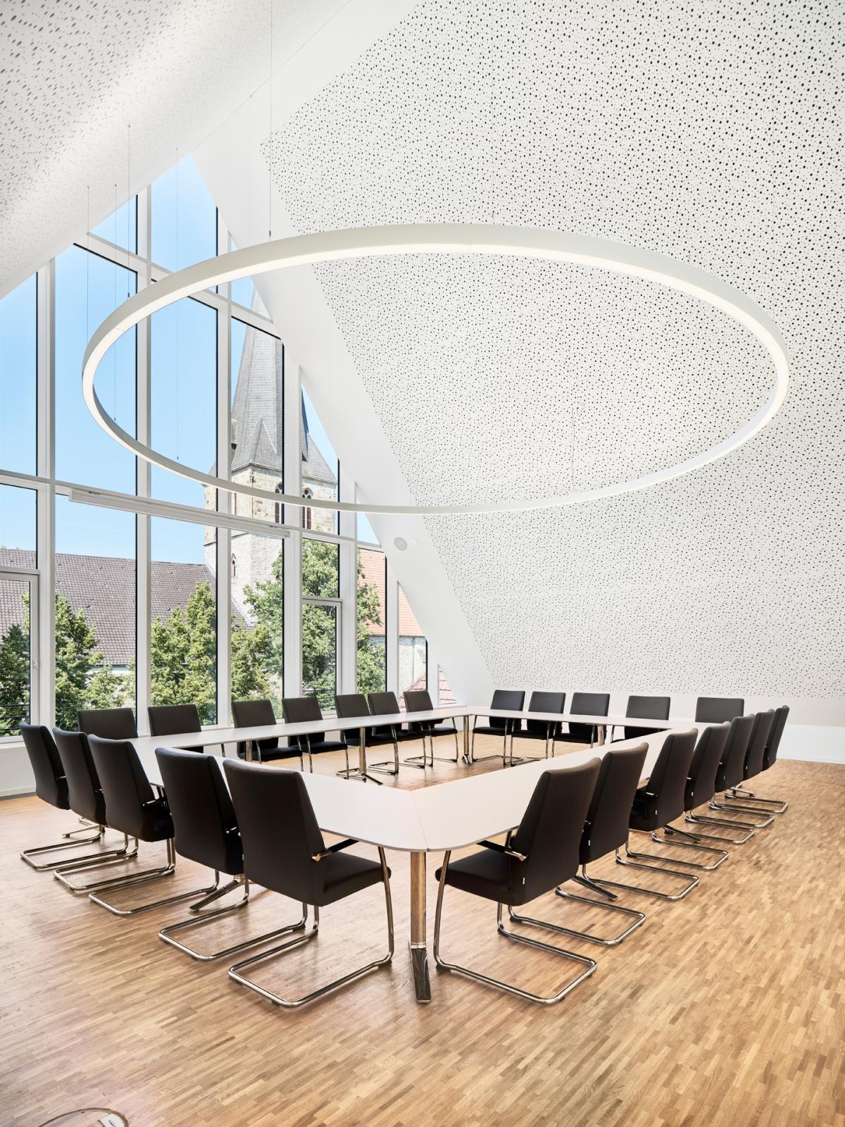 Neues Rathaus Ostbevern, Konferenzraum, Giebelseite