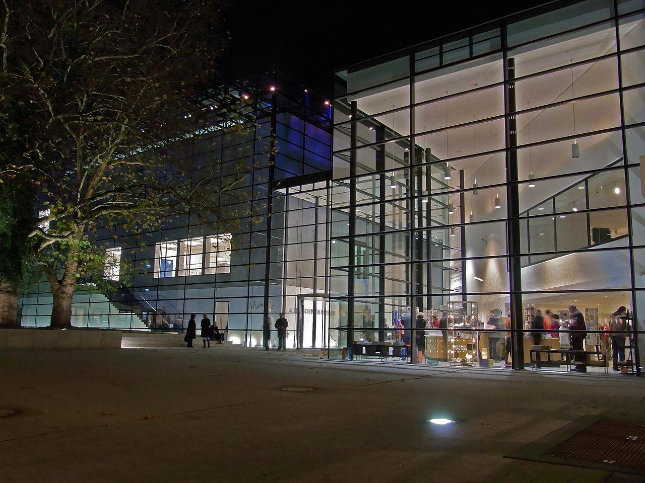 Emil Schumacher Museum bei Nacht