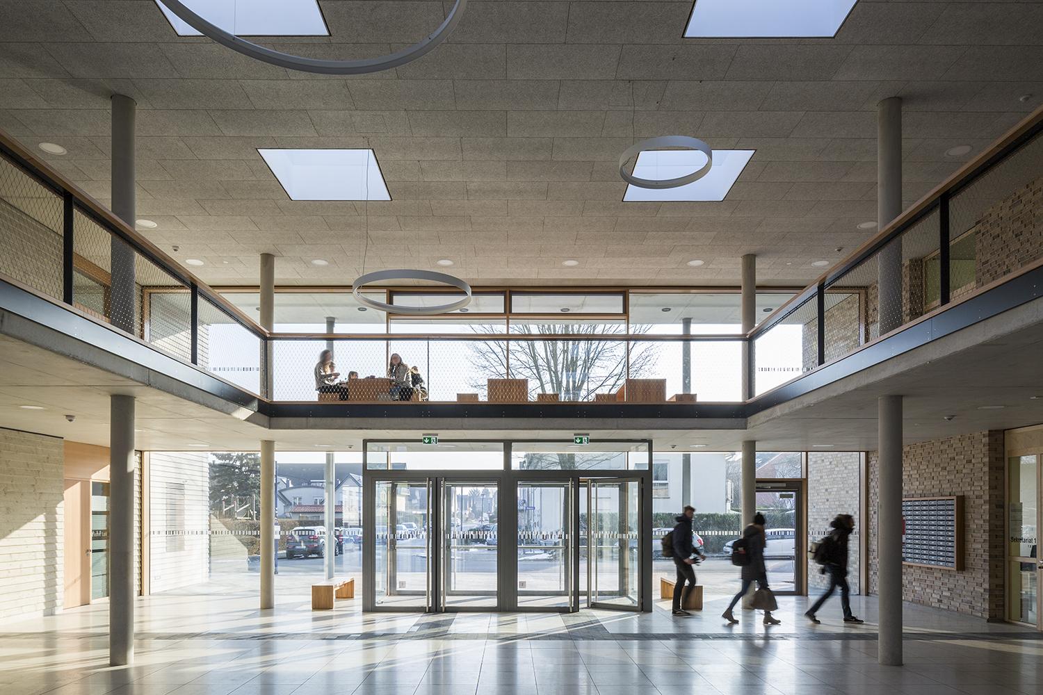 Gesamtschule Lippstadt, Haupteingang mit Foyer